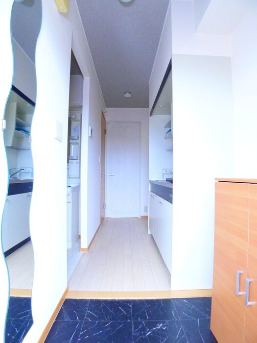 物件内観写真15　(玄関)