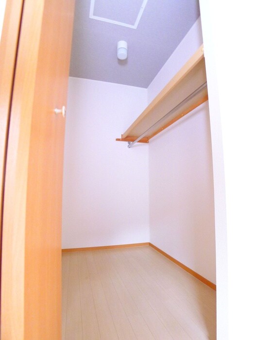 物件内観写真16　(収納)