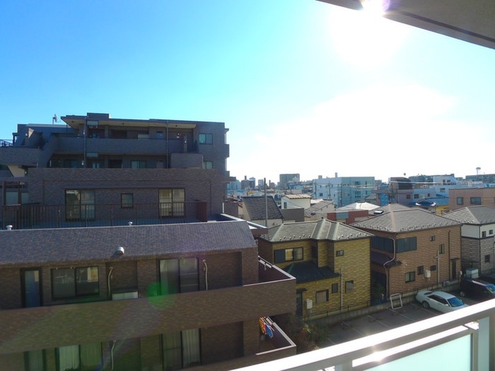 物件内観写真15　(室内からの展望)