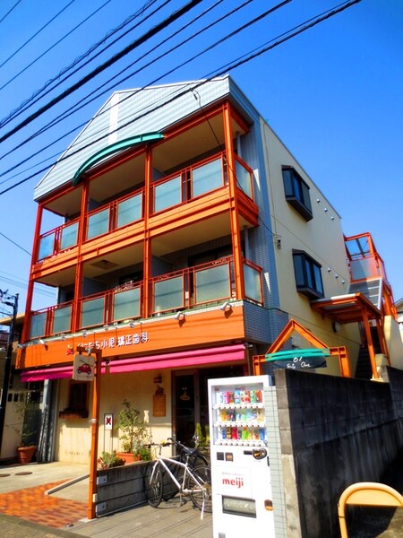 ６１ビル外観写真