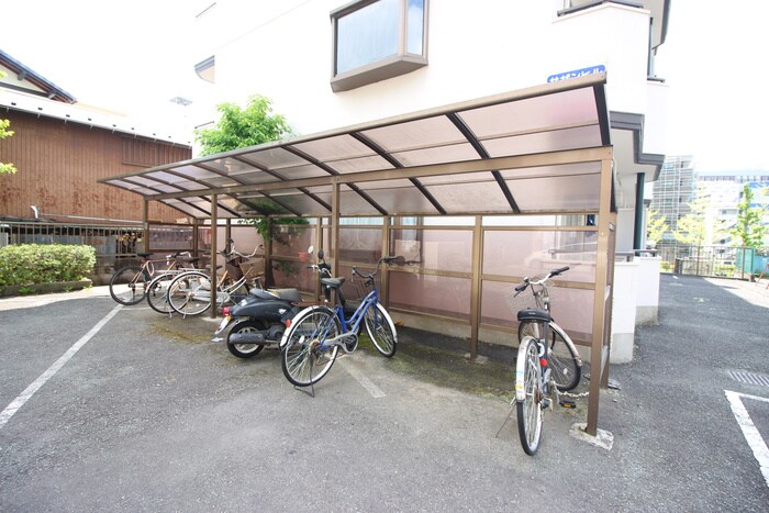 物件外観写真3　(駐輪場)