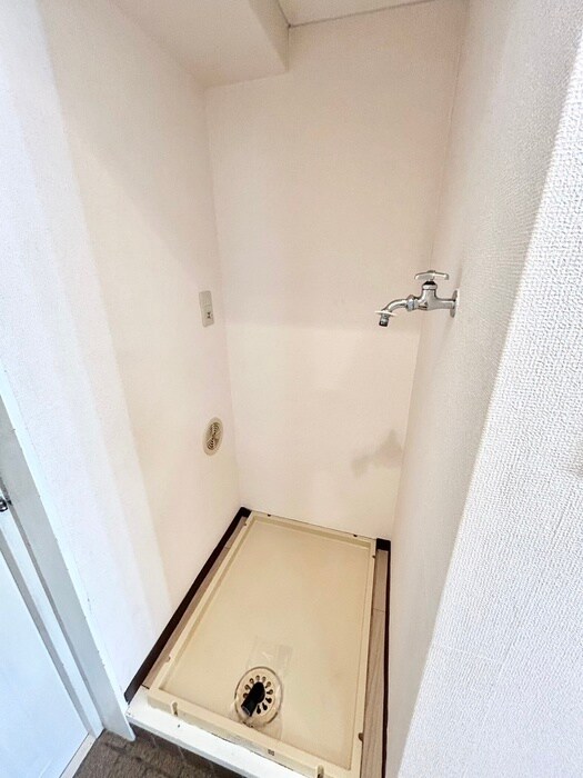 物件内観写真15　(洗濯機置場)