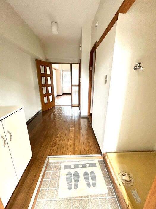 物件内観写真15　(玄関)
