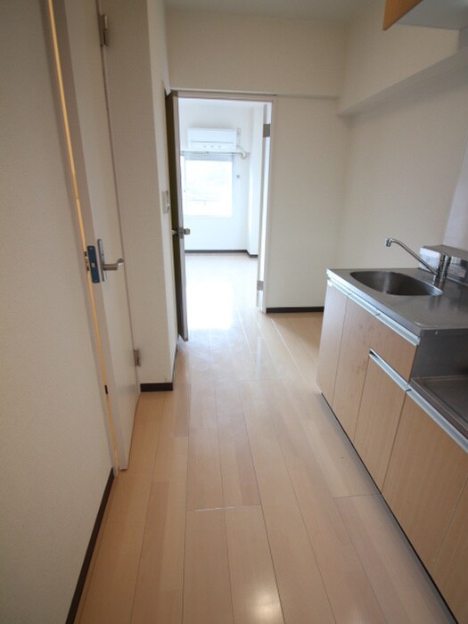 物件内観写真18　(廊下)