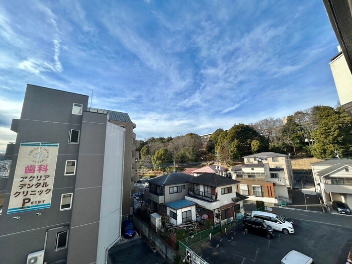 物件内観写真22　(室内からの展望)