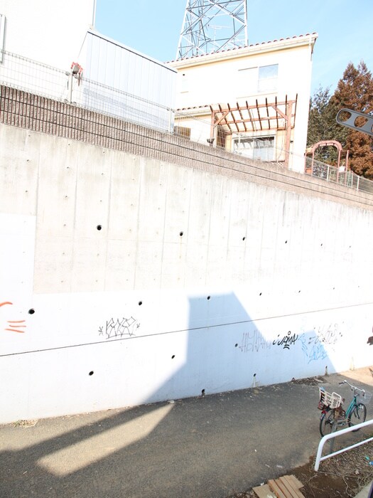 物件内観写真17　(室内からの展望)