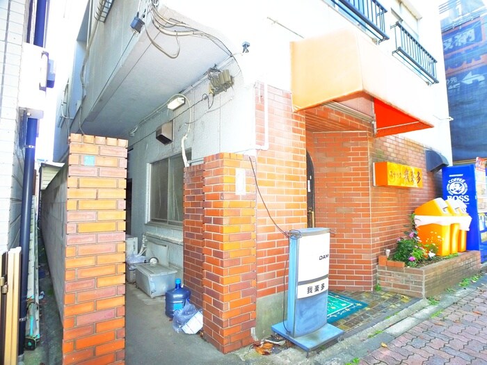 栄ビルのエントランス部分