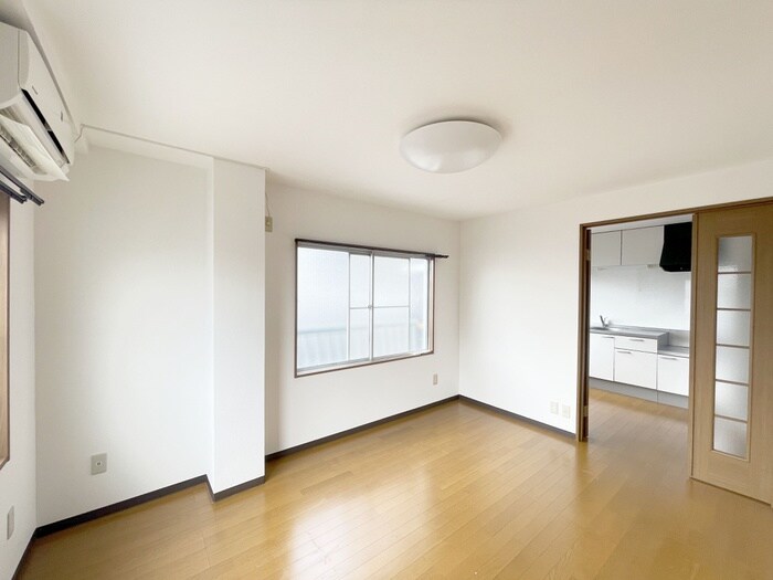 物件内観写真8　(居室)