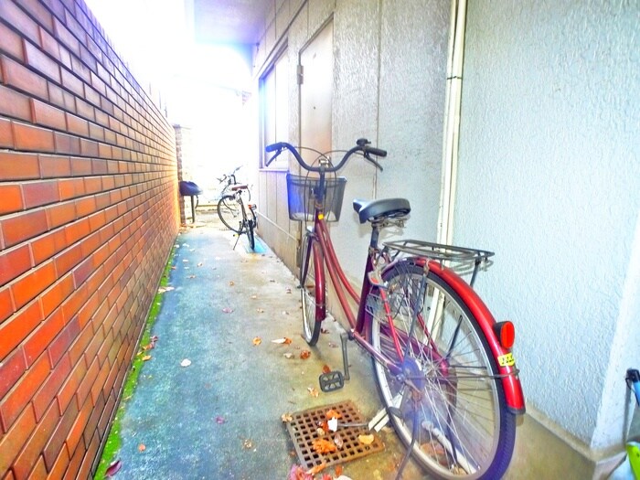 物件外観写真5　(駐輪場)