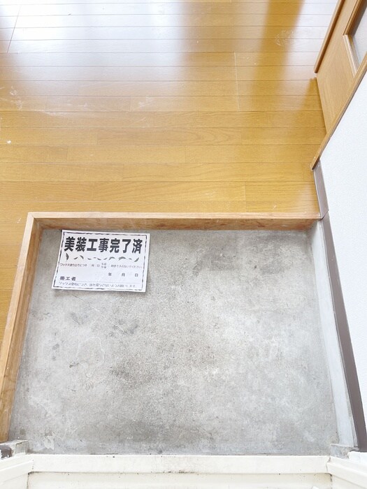 物件内観写真18　(玄関)