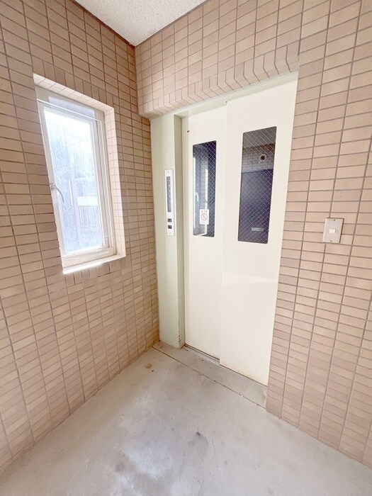 物件外観写真4　(建物設備)