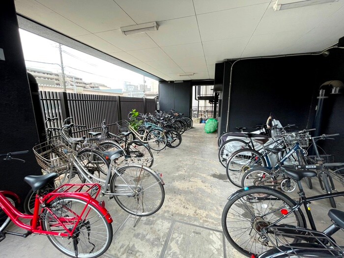 物件外観写真6　(駐輪場)