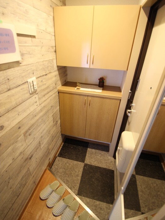 物件内観写真16　(玄関)