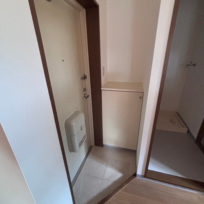 物件内観写真14　(玄関)
