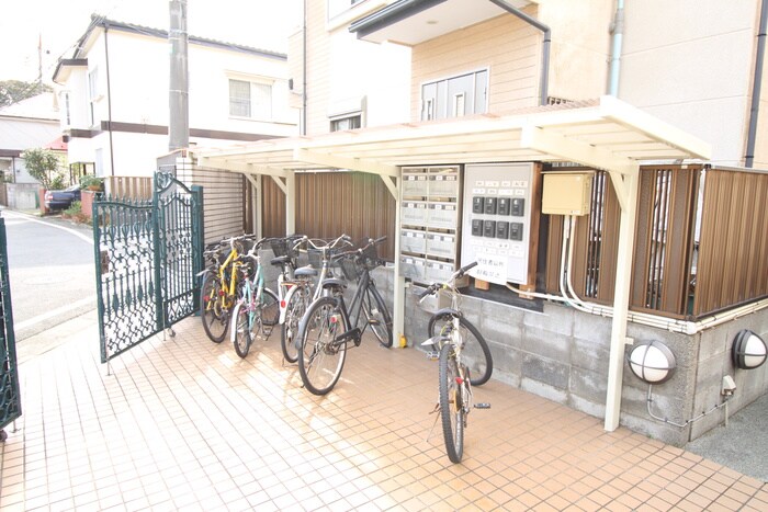 物件外観写真5　(駐輪場)