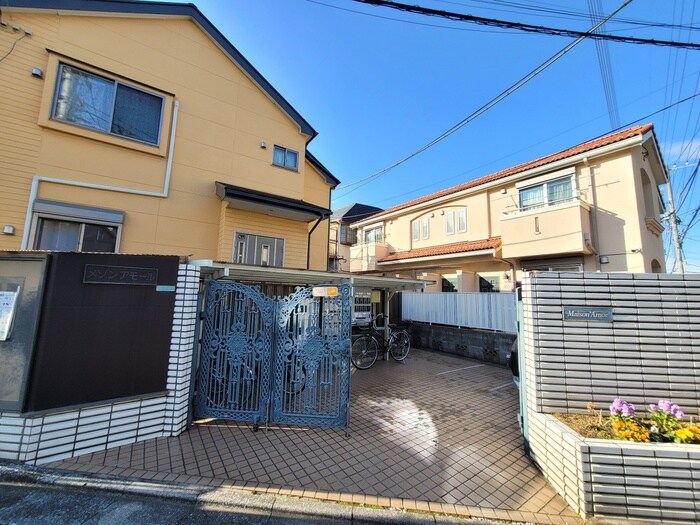 物件外観写真6　(エントランス部分)