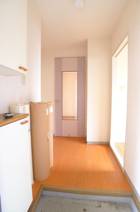 物件内観写真9　(玄関)