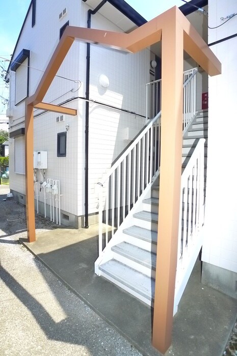 物件外観写真3　(エントランス部分)