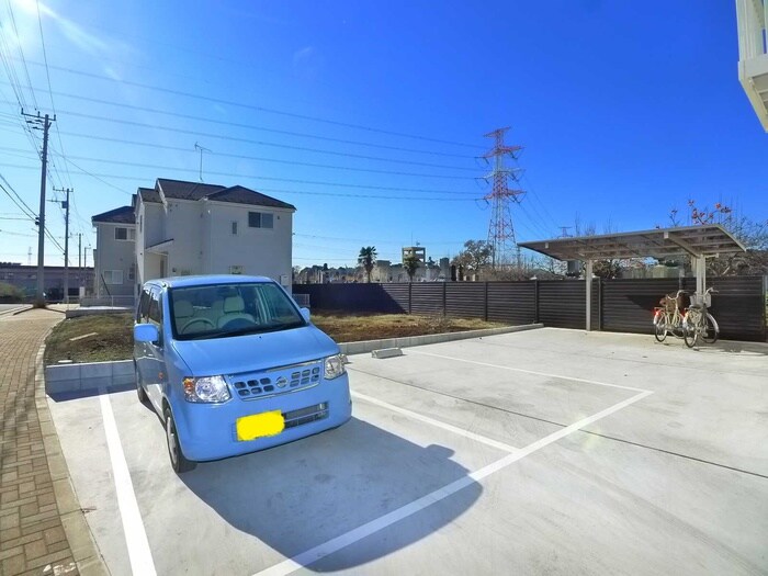 物件外観写真4　(駐車場)