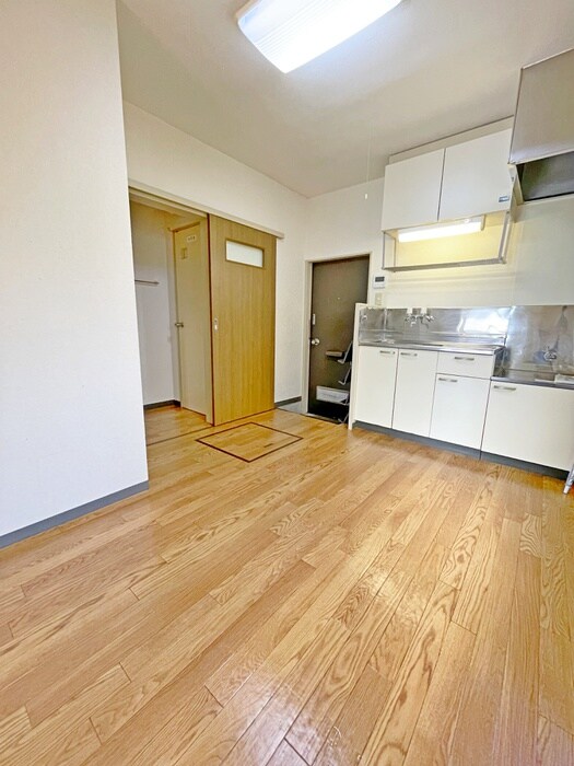 物件内観写真18　(廊下)