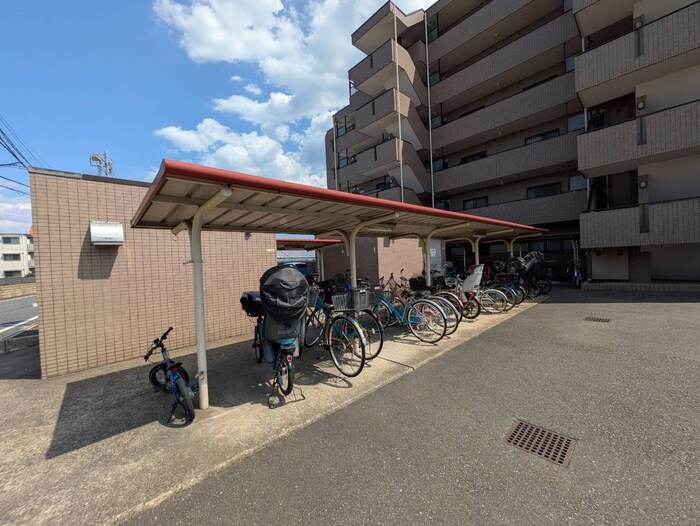 物件外観写真5　(駐輪場)