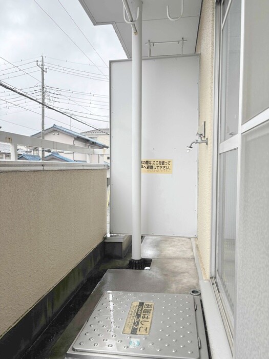 物件内観写真17　(洗濯機置場)