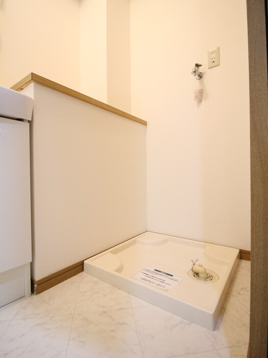 物件内観写真9　(洗濯機置場)