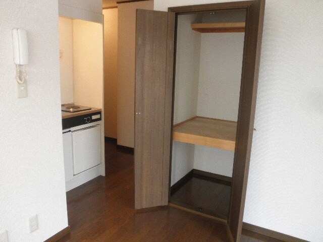 物件内観写真8　(収納)