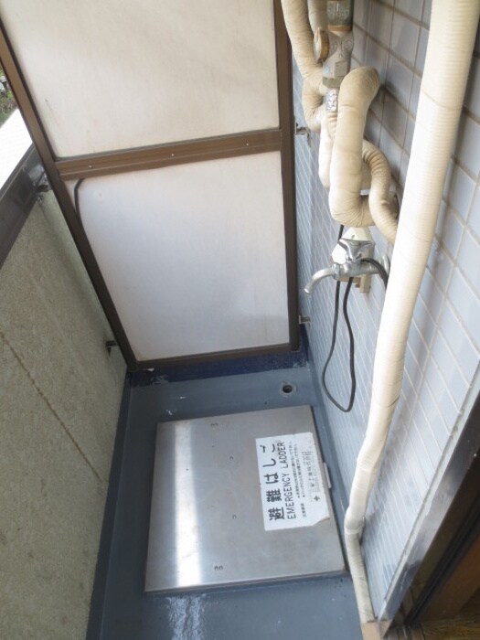 物件内観写真14　(洗濯機置場)