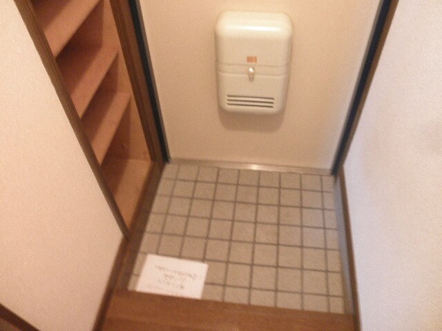 物件内観写真15　(玄関)