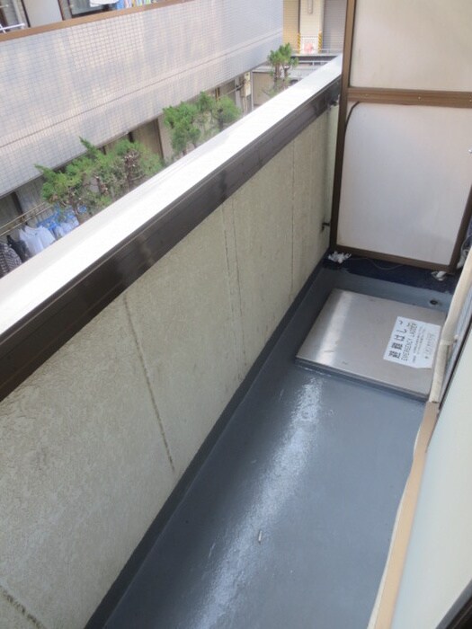 ドムス松宮Ａ棟のベランダ・バルコニー