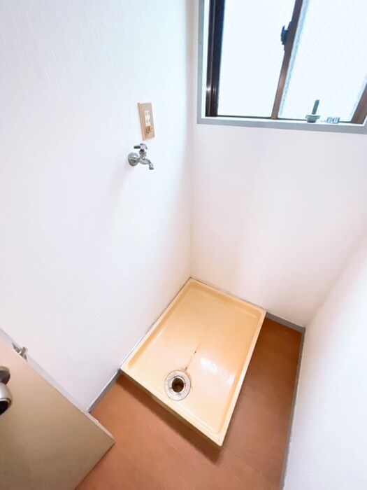 物件内観写真14　(洗濯機置場)