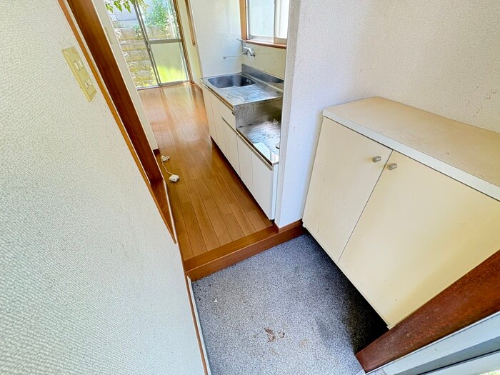 物件内観写真15　(玄関)