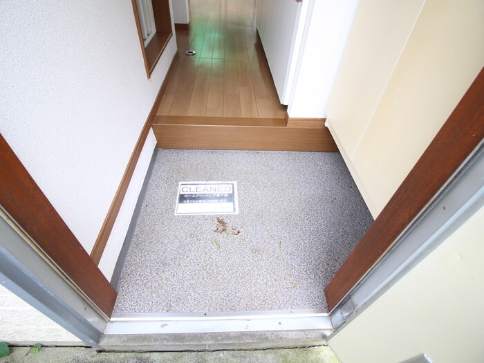 物件内観写真16　(玄関)