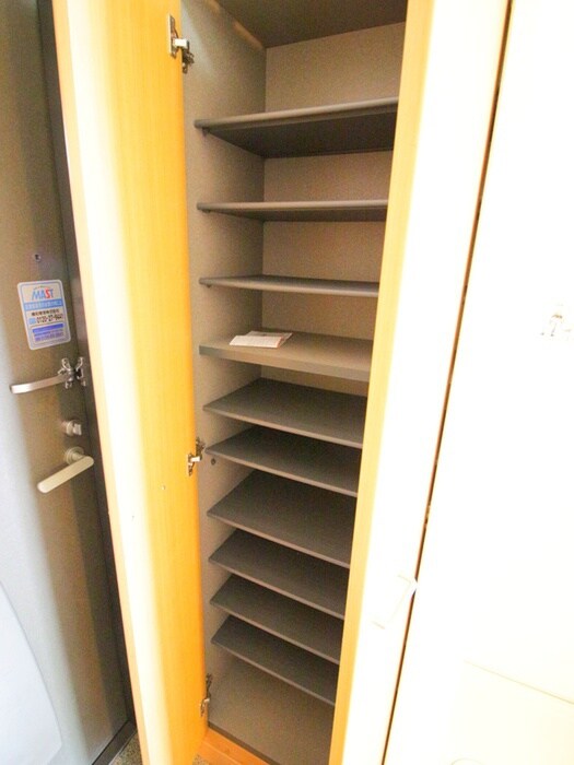 物件内観写真14　(靴箱)