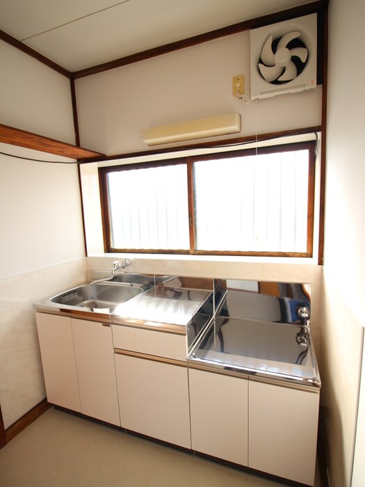 楓荘のキッチン