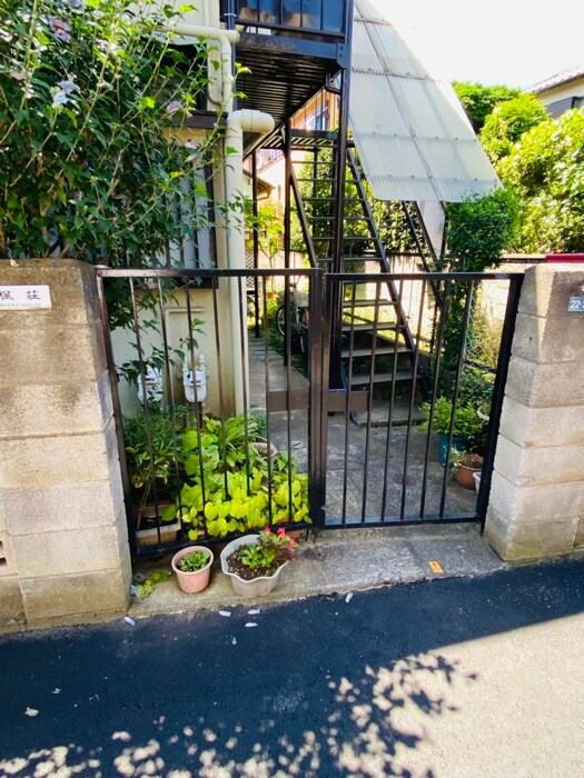 楓荘のエントランス部分