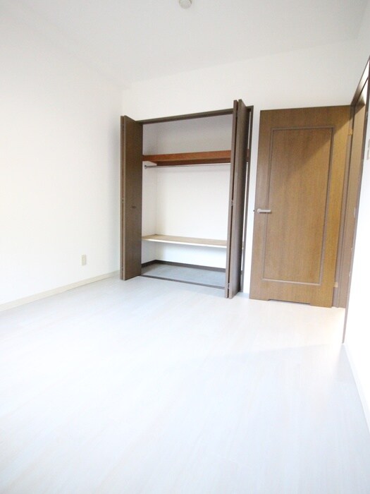 物件内観写真13　(収納)