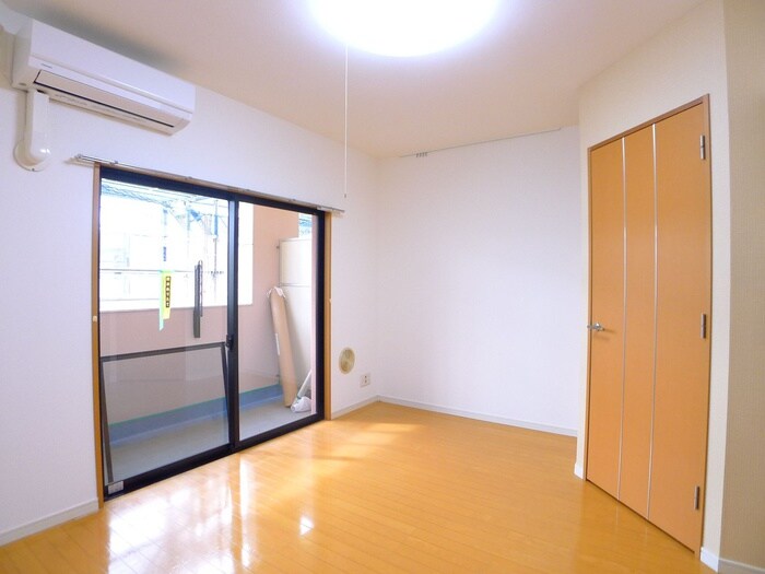 物件内観写真9　(室内からの展望)