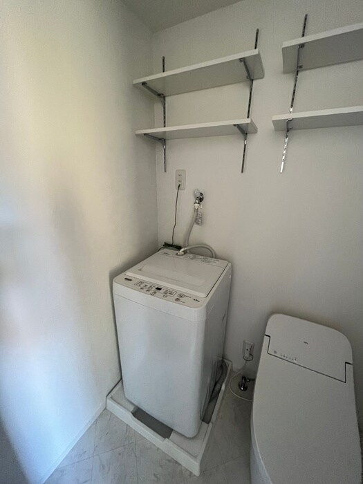 物件内観写真14　(洗濯機置場)