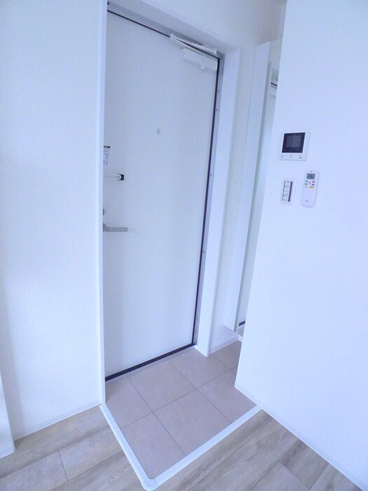 物件内観写真16　(玄関)