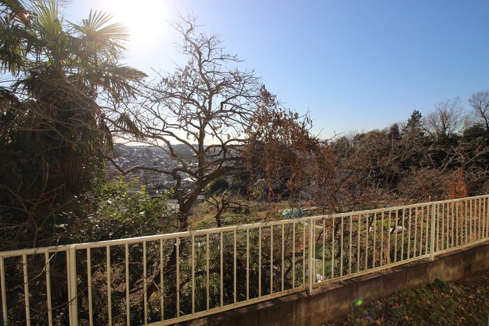 物件内観写真16　(室内からの展望)