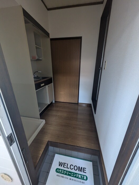 物件内観写真6　(玄関)