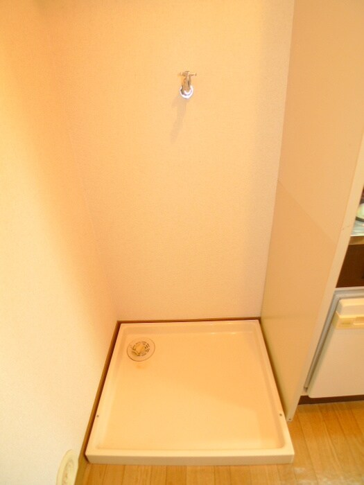 物件内観写真18　(洗濯機置場)