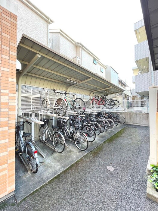 物件外観写真3　(駐輪場)