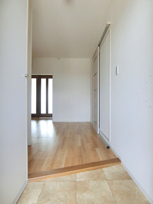 物件内観写真18　(廊下)