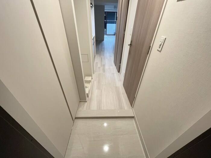 物件内観写真16　(玄関)