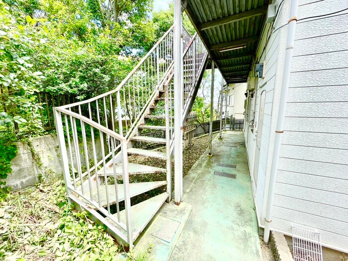 物件外観写真3　(エントランス部分)