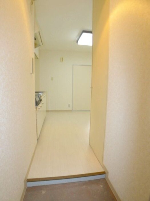 物件内観写真7　(玄関)