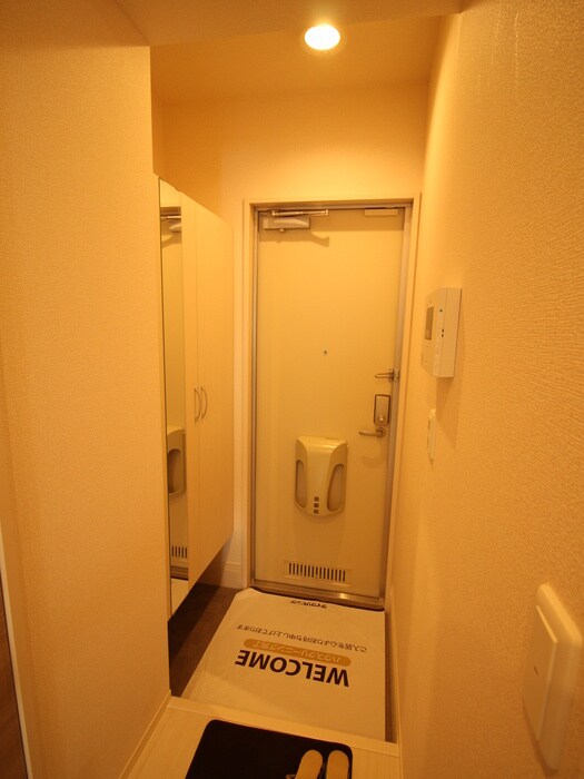 物件内観写真7　(玄関)